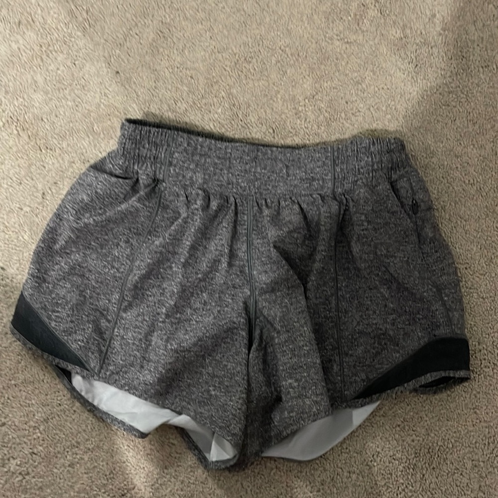 gray lululemon hotty hot shorts size 6  4 in inseam